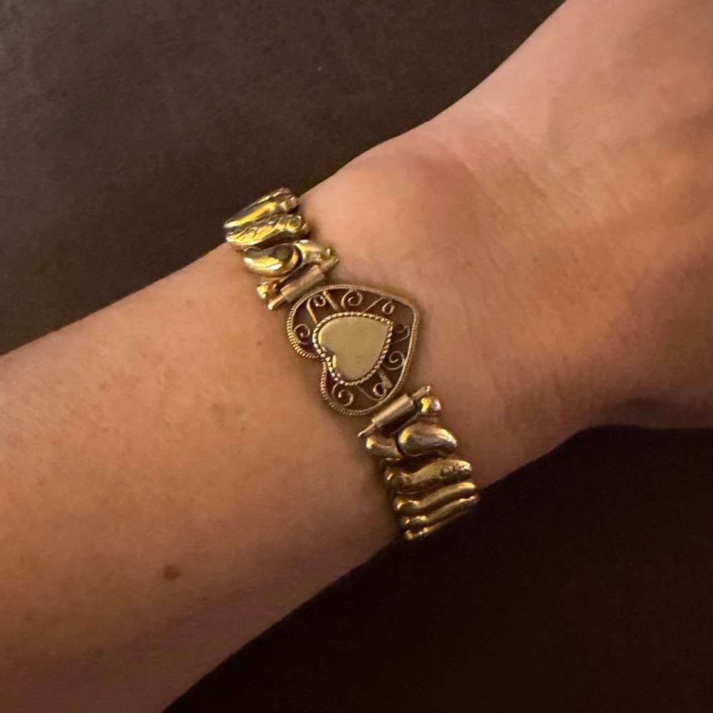 WWII Gold Tone Sweetheart Filigree Heart Expansion Bracelet XS 4.5” by Co-Star - Picture 14 of 16